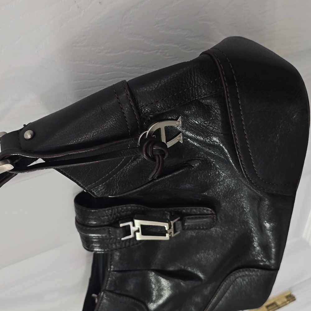 Etienne Aigner Pebbled Leather Shoulder Handbag Black Zip Charm - Picture 7 of 17